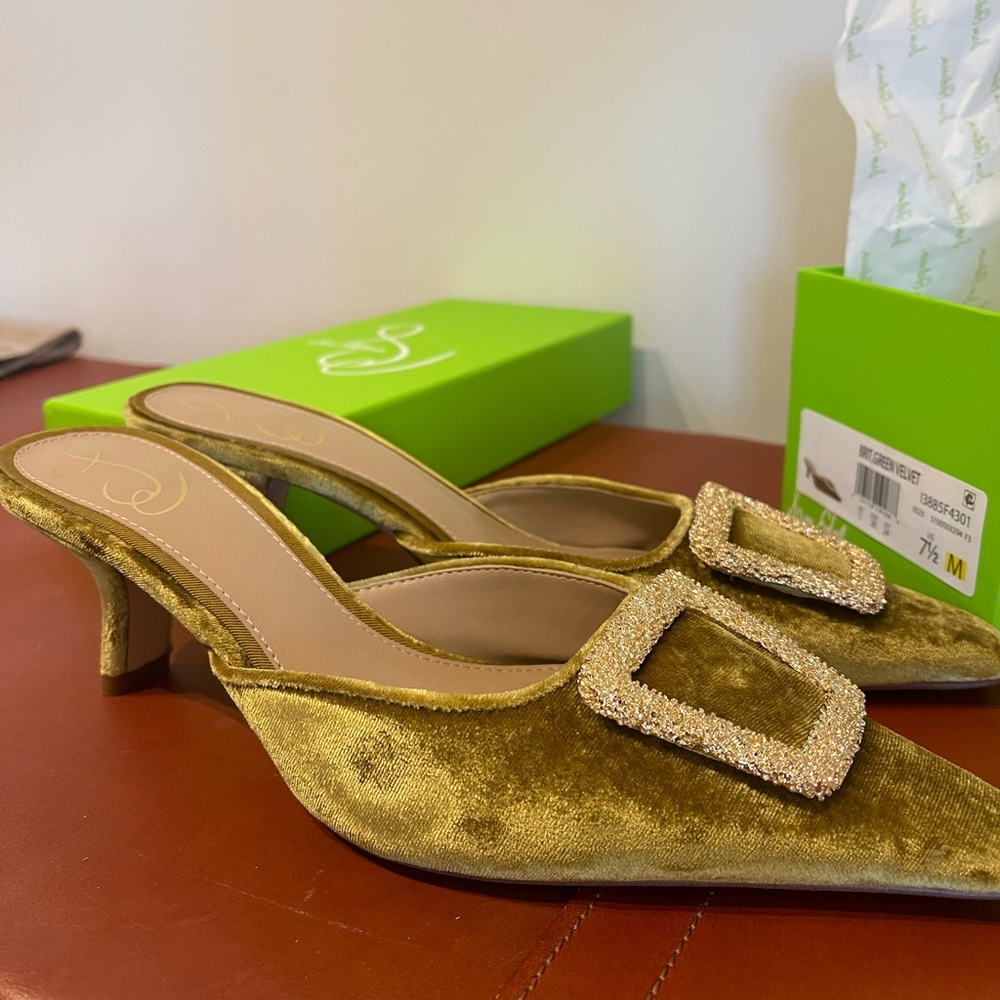Brit kitten heeled mules